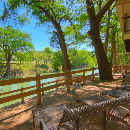 Leaning Oak Prd 923 Villa